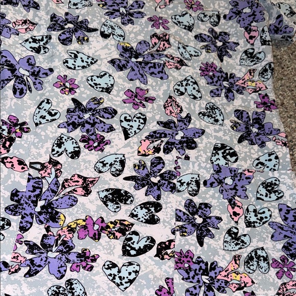 Vibrant Floral stretch Scrub Top - Picture 2 of 4